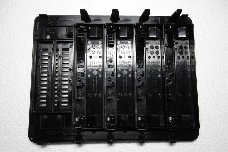 Dell XPS 700 710 720 Front Panel Optical Drive CDROM Bezel Cover Black DT329 OEM - Image 2 of 3