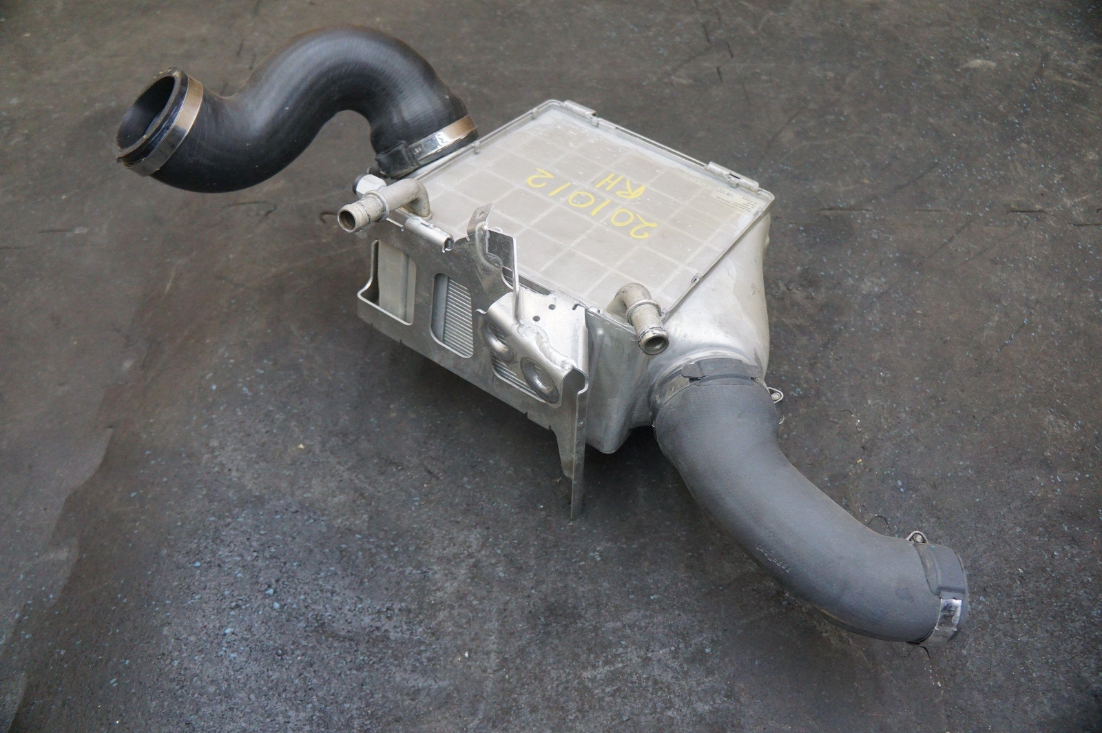 Right Passenger Side Turbo Charge Air Intercooler Radiator Oem Mclaren 570s 2017