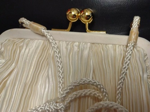 Vintage Bechamel Handtasche Elfenbein Satin Clutch Handtasche Ball Druckknopfverschluss Kordelriemen - Bild 10 von 12