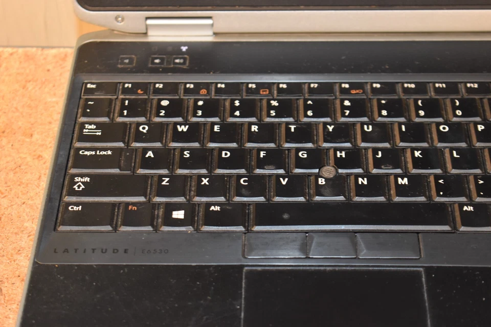 Dell Latitude E6530 Intel Core i7-3540M 4GB RAM 320GB HDD Windows XP Pro 32-bit - Image 4 of 4