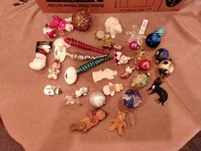 Lot Of 30 Assorted Christmas Tree Ornaments OLD AND NEW