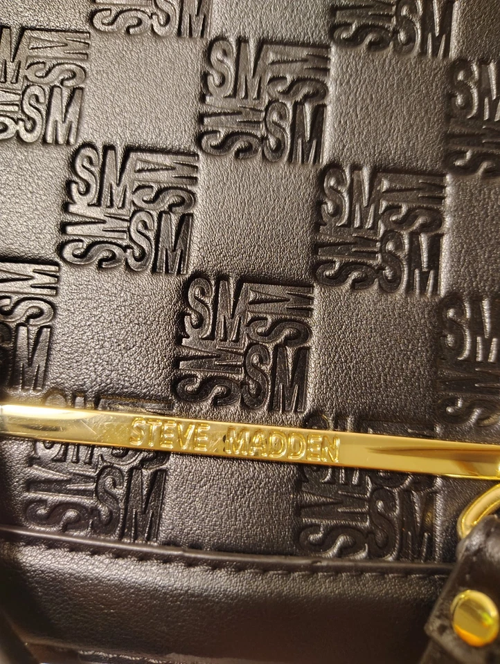 Cartera Bandolera Steve Madden Negra Imitación Cuero Dorado Cadena Bolsillos Cierre a Presión Foto 2 de 4