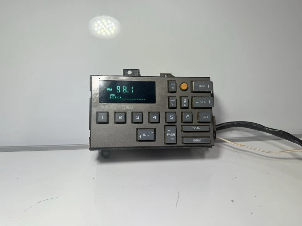 1988-1994 Chevy GMC TRUCK C1500 Suburban Factory Radio Tuner Display Stock OEM - Image 2 of 4