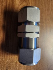 SWAGELOK SS-2400-61 BULKHEAD UNION