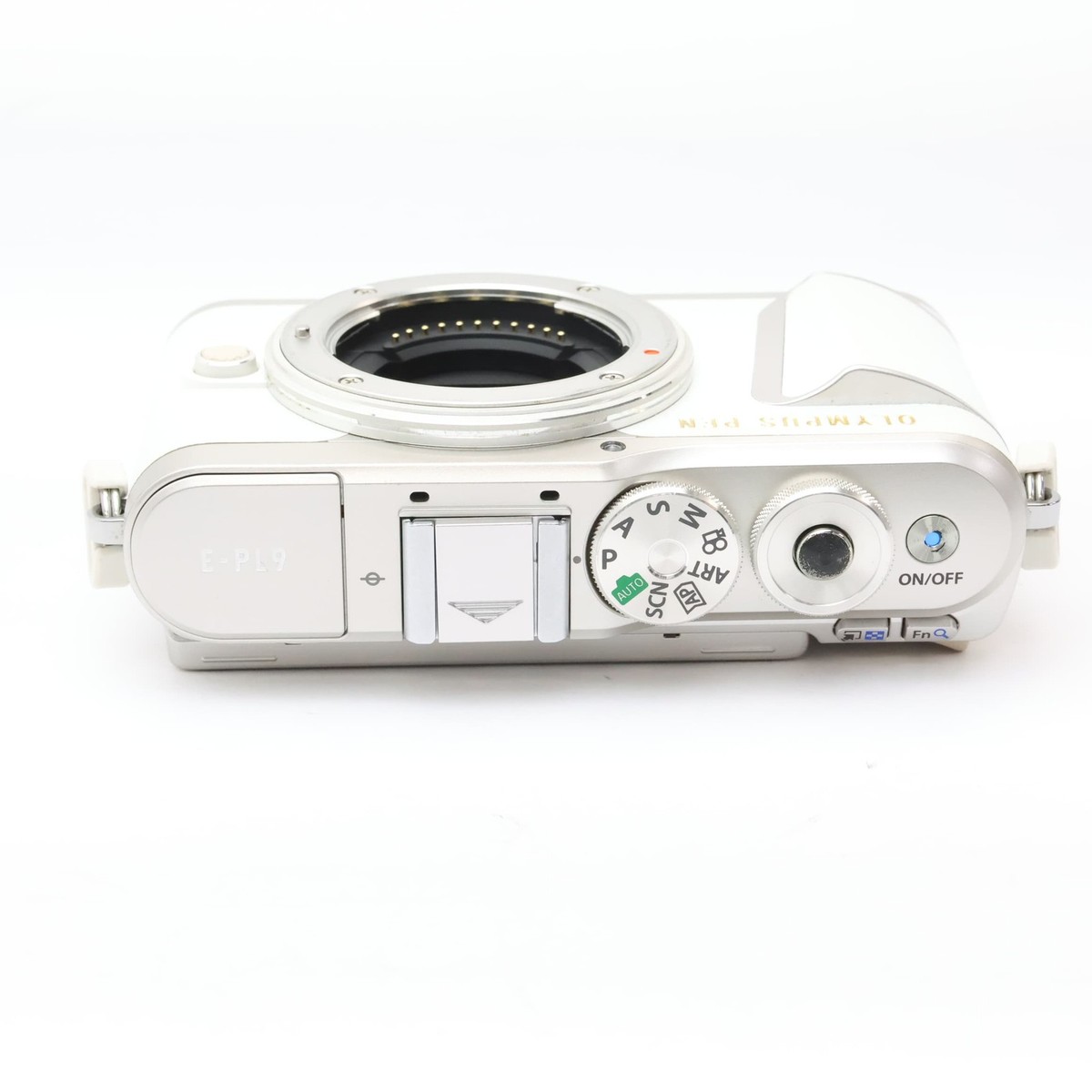 Olympus PEN E-PL9 White + 14-42mm + 40-150mm Lens Kit #288