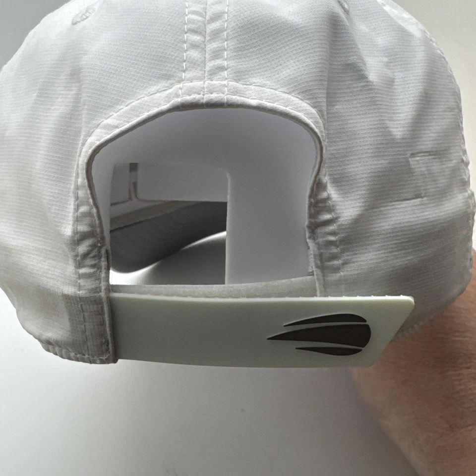 Gorra US Open Correa Logo Blanco y Dorado Tenis Aguja Americana Bordada Foto 3 de 4