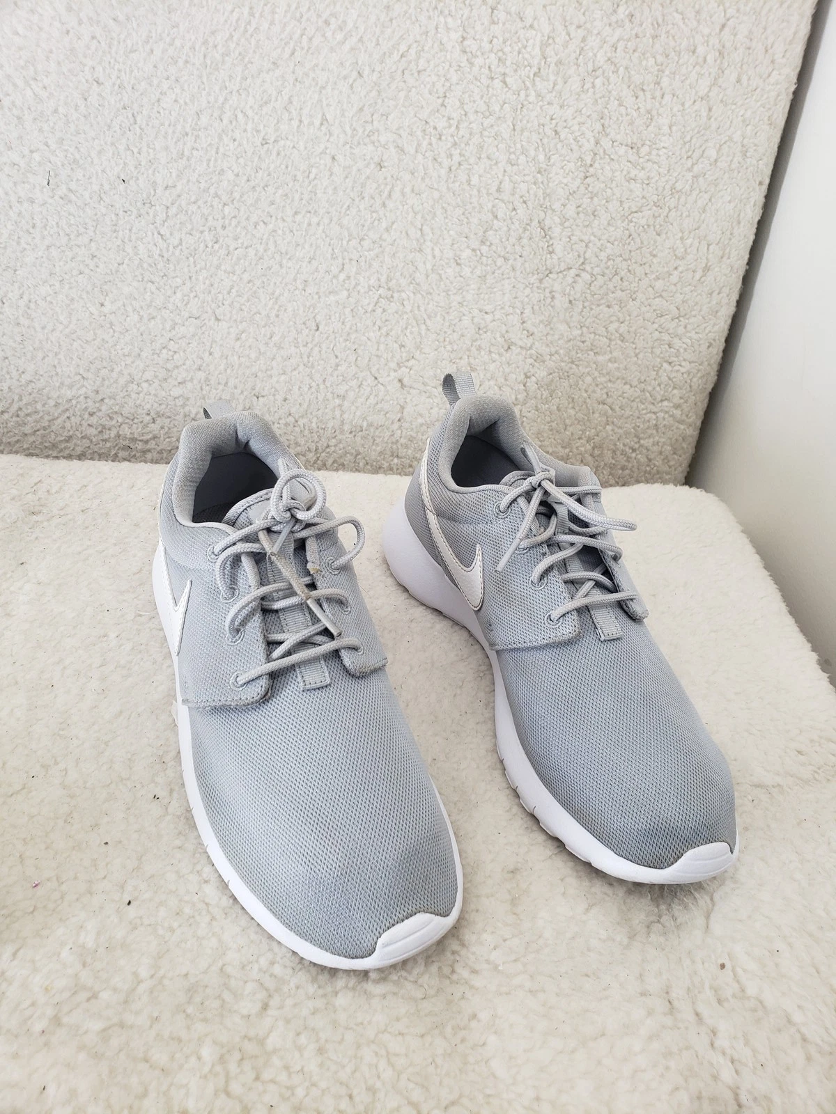 Nike Roshe One Boys Sneaker 7Y Gray Mesh Running Lightweight 599728-033 Shoes