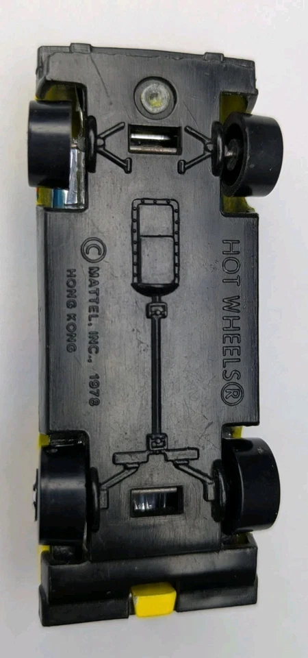 Vintage Matchbox & Hot Wheels Trucks Lot (8) 1970s–1980s Diecast Mixed Brands - Image 4 of 4