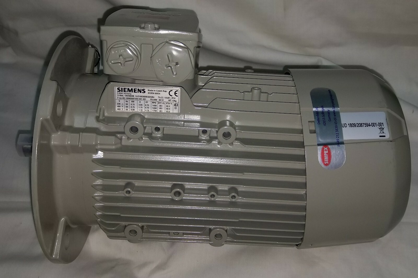 Siemens 1LE1003-0DB32-2GB4 SIMOTICS GP MOTOR TYPE 1AV3083B LOW-VOLTAGE MOTOR