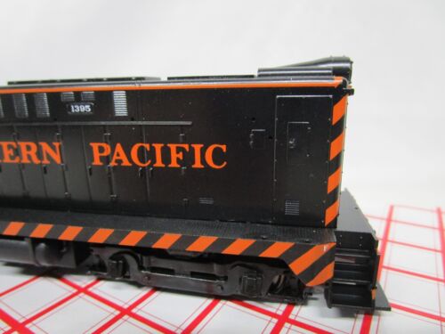 Stewart HO SP Southern Pacific DS-4-4-1000 Diesel Locomotive #1395 DCC Ready LED - Picture 9 of 10