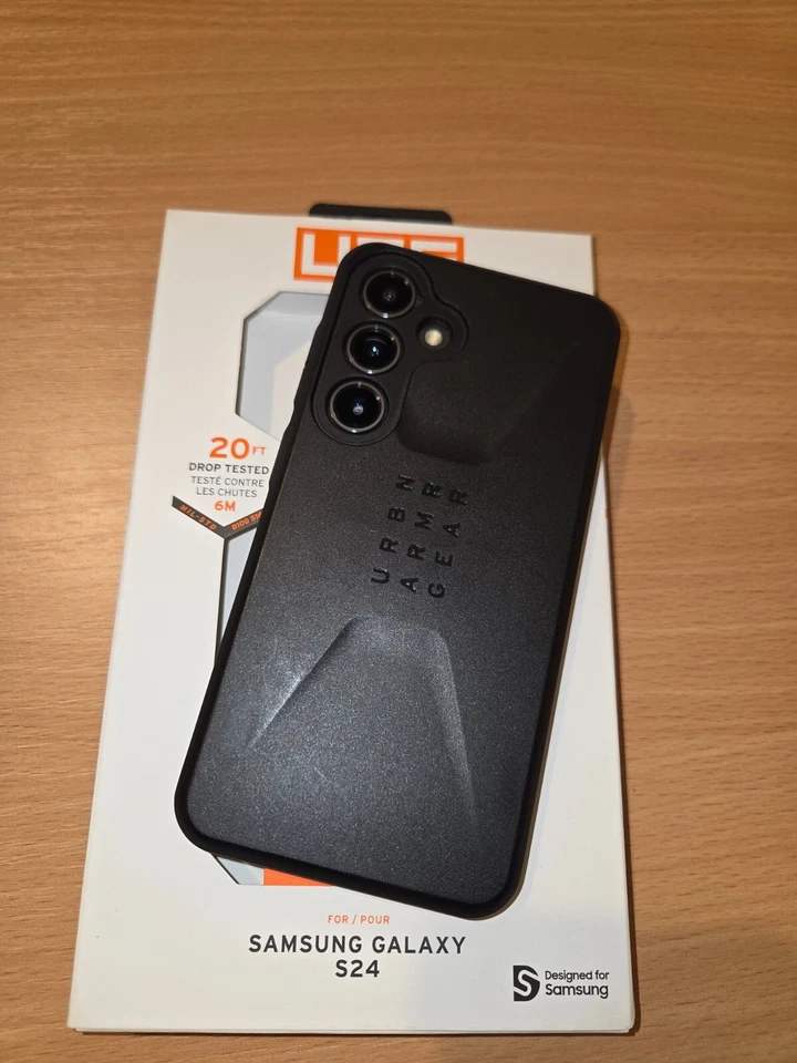 Custodie UAG Civilian Case Samsung Galaxy S24 Nero + Spigen Optik Armor S24 - Immagine 2 di 4