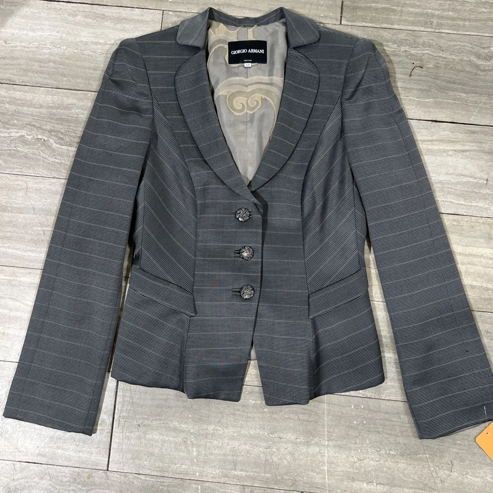 Giorgio Armani Black Label Cashmere/rayon/nylon Jacket size 40 - Image 3 of 4