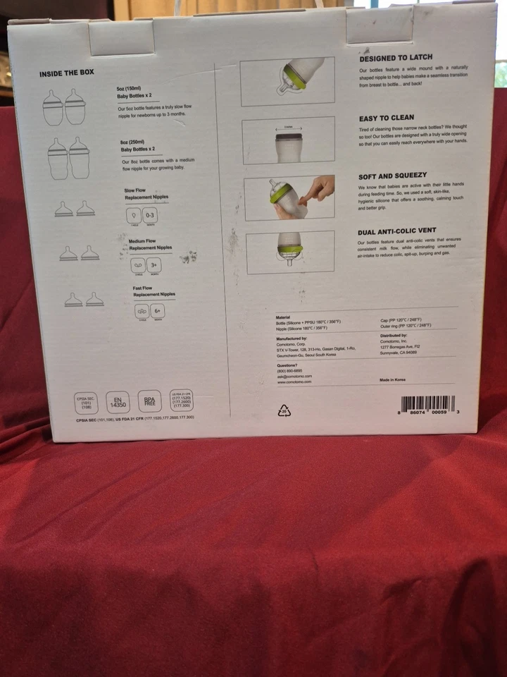 New Comotomo  Green Baby Bottle Bundle Gift Set 2 - 5 Oz. 2 - 8 Oz. 6 Nipples  - Image 2 of 2
