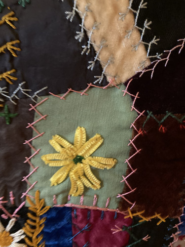 Antiker fabelhafter schöner bestickter Crazy Quilt 63 x 63 Zoll - Bild 6 von 14