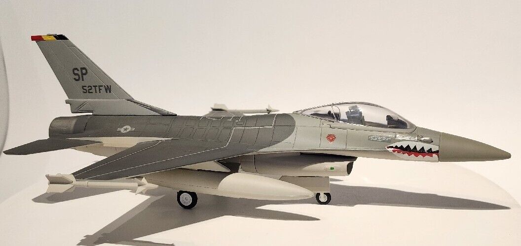 Franklin Mint Armour Collection 1:48 Scale F16 FALCON | eBay Franklin Mint Armour Collection 1:48 Scale F16 FALCON | eBay