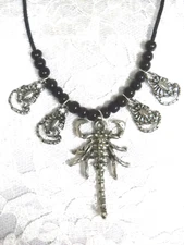 XL PEWTER SCORPION PENDANT & 4 SMALL SCORPIONS CHARMS BLACK BEADED ADJ NECKLACE