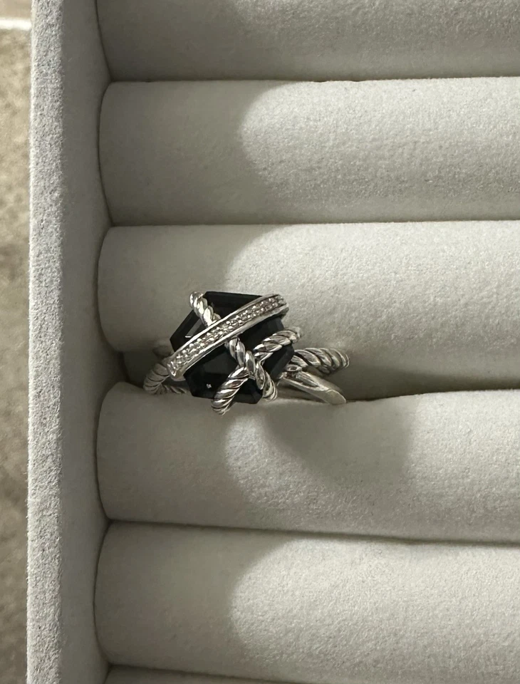 Anillo David Yurman de plata esterlina envoltura de cable de ónix negro y diamantes talla 6 Foto 4 de 4