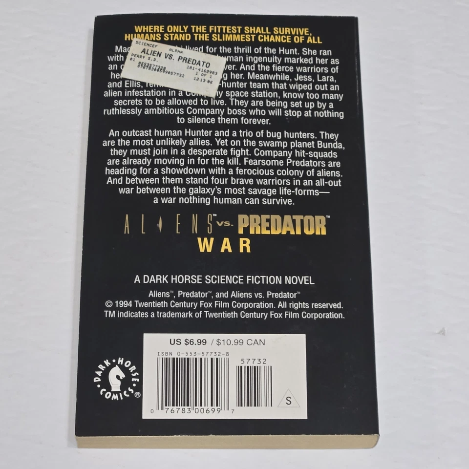 Aliens Vs. Predator War By S.D. Perry First Edition Paperback Dark Horse Bantam  - Image 2 of 4