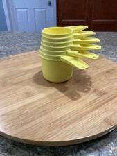 VINTAGE YELLOW TUPPERWARE MEASURING CUPS COMPLETE SET OF 6