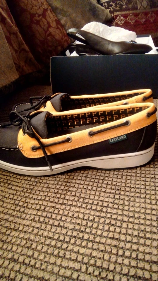Mocassins femininos Eastland PITTSBURGH PIRATES com "P" no salto 9,5 m - Imagem 3 de 4