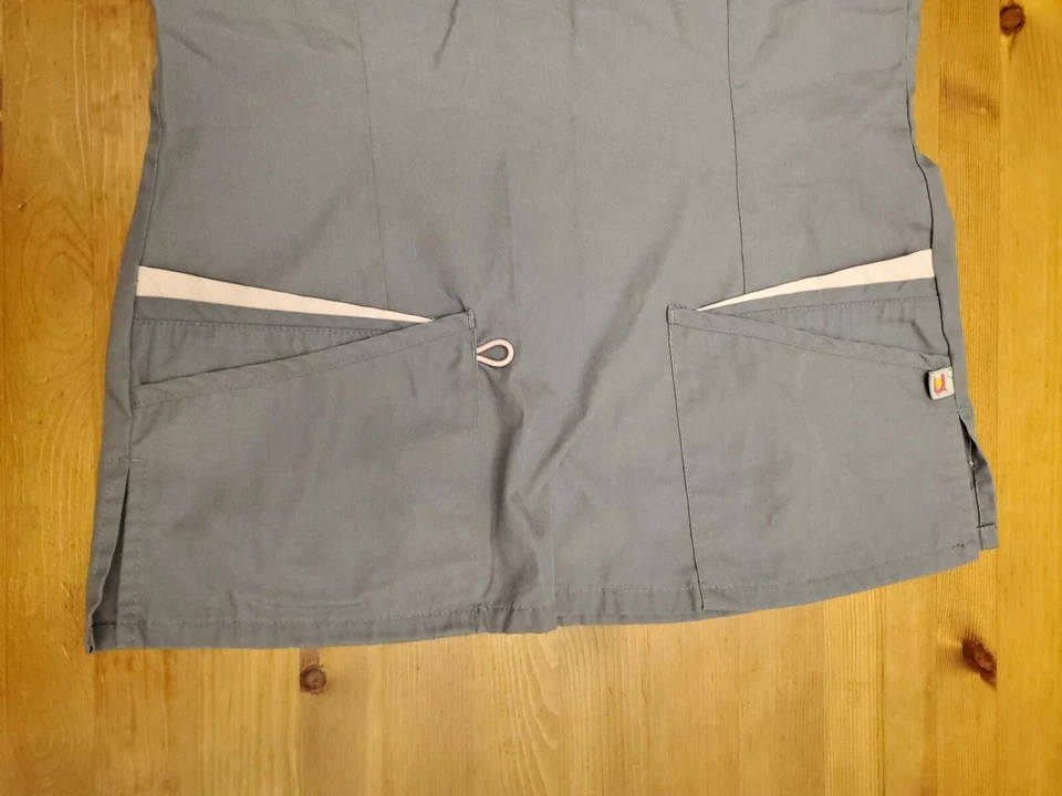 TOP EXFOLIANTE URBANO GRIS CON ACENTO ROSA TALLA XSM Foto 3 de 4