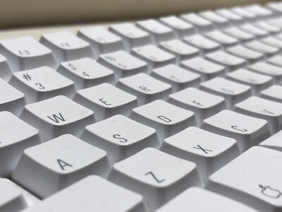 Apple A1048 Wired Keyboard With Two USB Ports SPACEBAR DOES