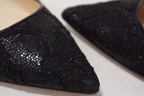 JIMMY CHOO ALINA SCARPE BASSE IN PIZZO NERO PUNTA 37/6,5 $595 - Foto 9 di 12