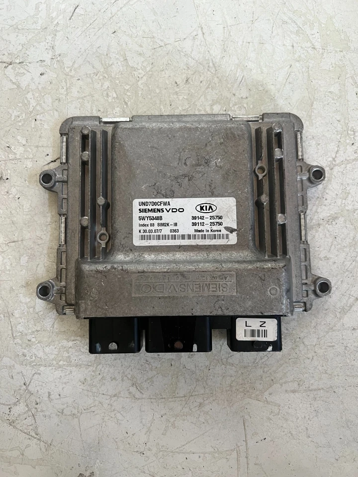 MÓDULO DE CONTROL DEL MOTOR ECU 39142-25750, 39112-25750 SE ADAPTA A KIA RONDO 2007 Foto 2 de 4