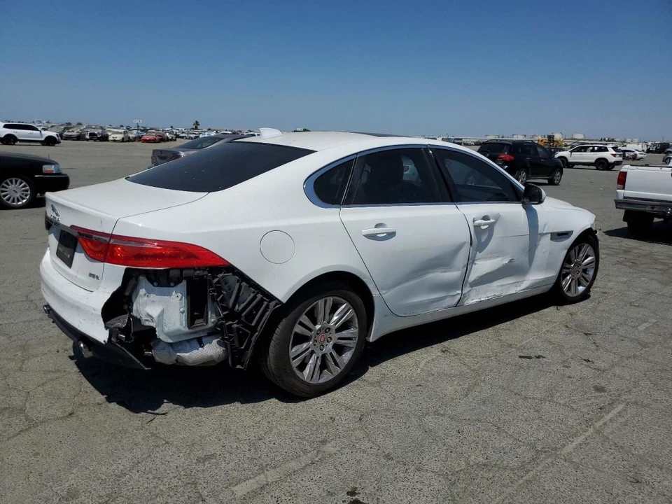 Intercooler turbo Jaguar XF 2016-2019 Foto 3 de 4