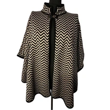 Liz Claiborne Cape Poncho Classic S/M Black Beige Chevron Knit Topper Shawl