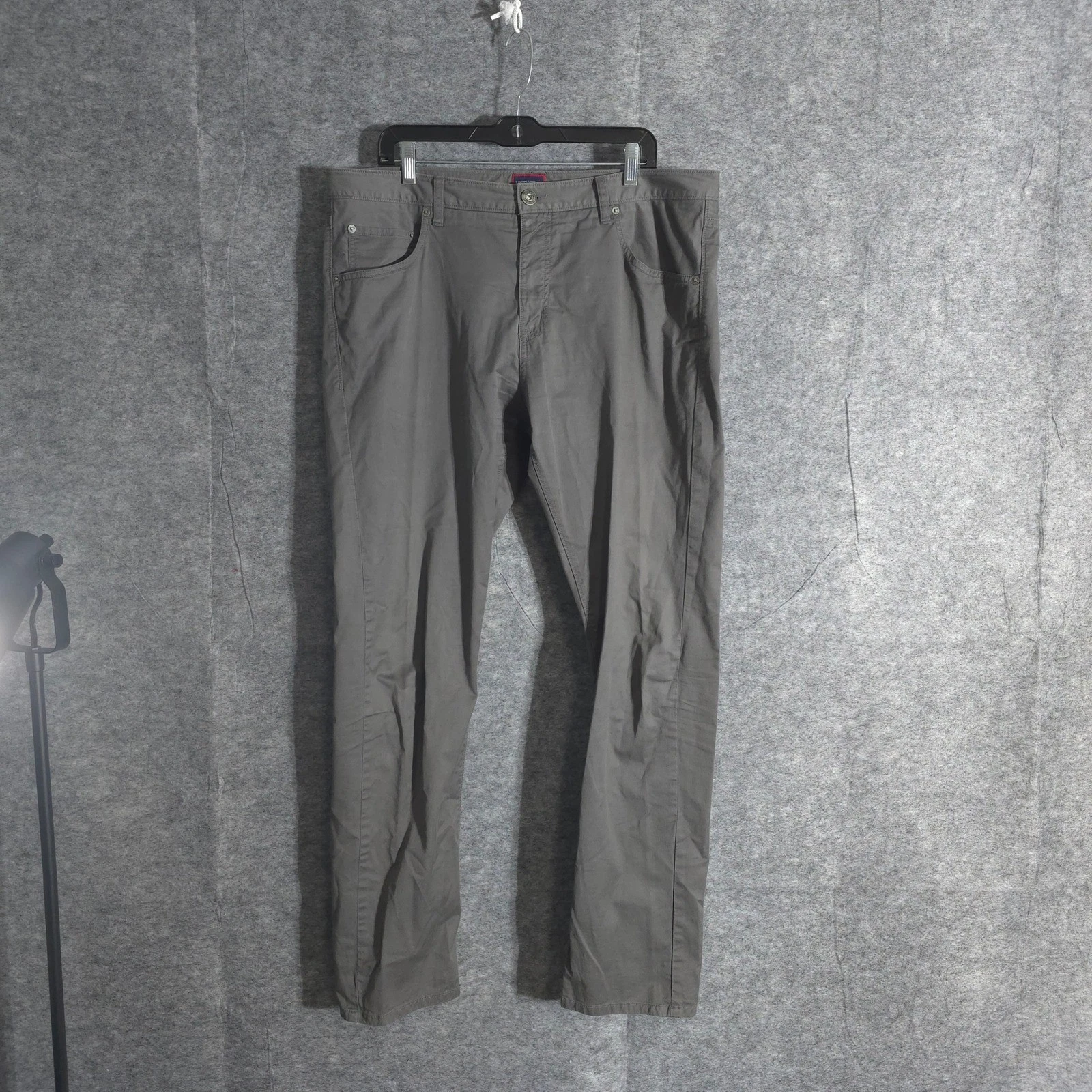 UNTUCKit 5 Pocket Casual Pants Mens Straight Fit Gray W38 L34 Golf Sports Solid