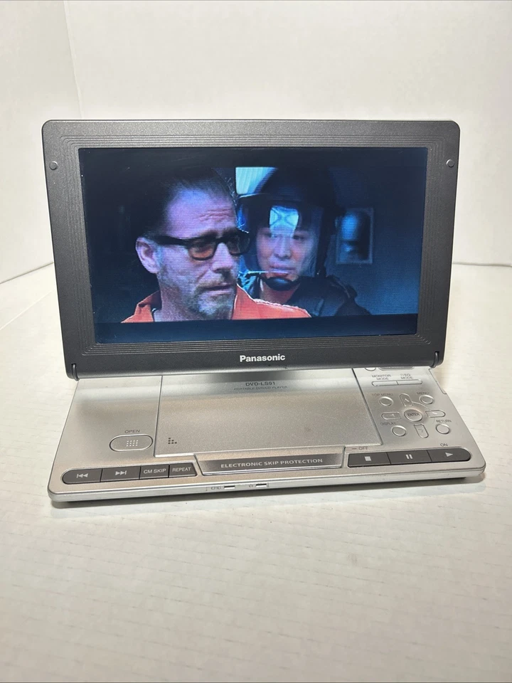 Panasonic DVD-LS91 портативный DVD-плеер (9») с зарядным устройством - Изображение 2 из 4