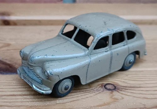 DINKY TOYS NO.40E / 153 STANDARD VANGUARD (Original)