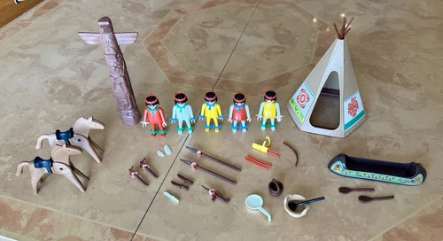 Playmobil Vintage Native American Indians Village Teepee, Totem pole  - See Info