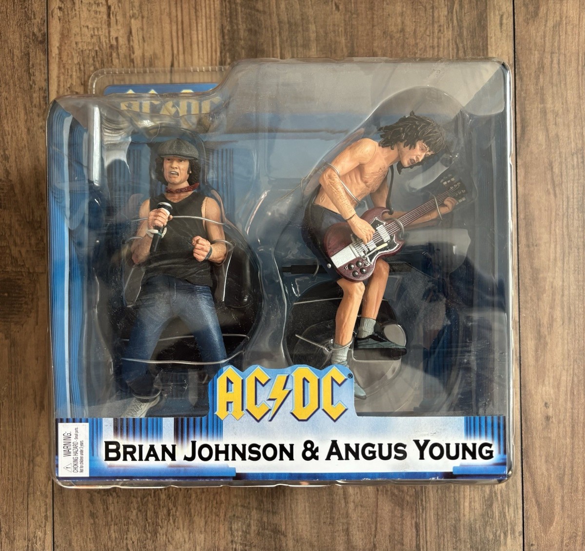 AC/DC Brian Johnson & Angus Young フィギュア NECA ACDC Brian Johnson Angus Young Action Figure 2-Pack
