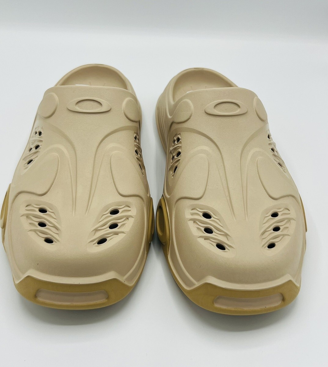 NEW OAKLEY FACTORY TEAM BRAIN DEAD PAGURO SLIDE MULE BEIGE NEW OAKLEY FACTORY TEAM BRAIN DEAD PAGURO SLIDE MULE BEIGE