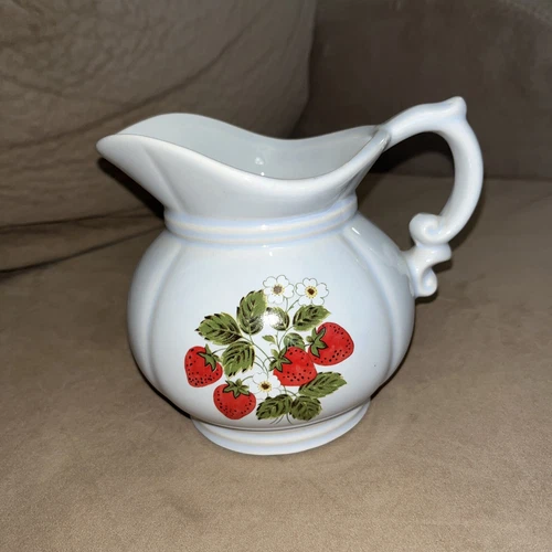 McCoy Strawberry Country Pitcher 7528 24 Ounce Cottagecore 6”