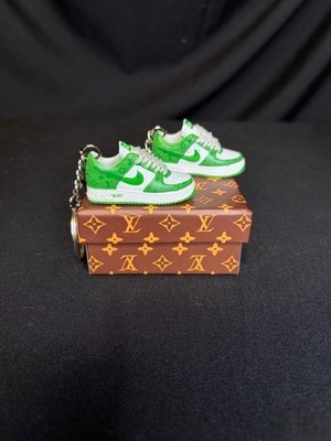 3D Sneaker Keychain w/ Mini Cardboard Shoe Box
