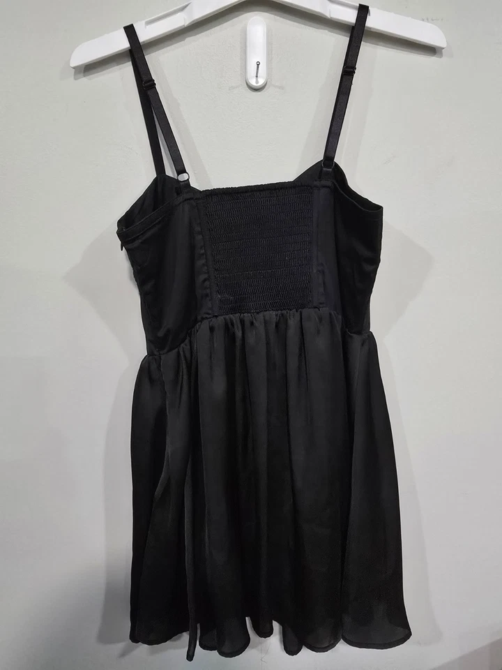 Vestido para mujer GO International talla 9 pequeño negro aleteado con correas ajustables Foto 2 de 4