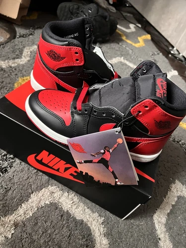 Nike Air Jordan 1 High '85 OG Bred (2025) UK4 Nuove di zecca