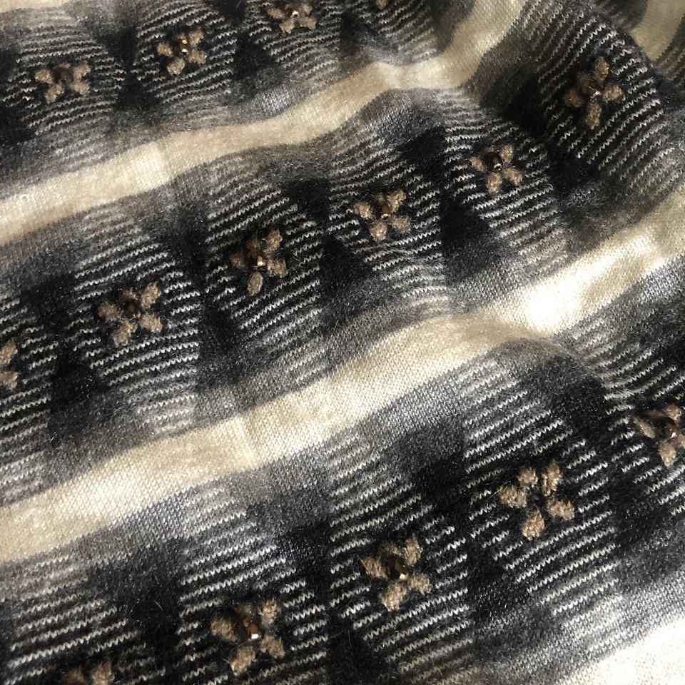 Chanel Cachemira Seda Cuentas Cuello en V Suéter 40 Foto 3 de 4