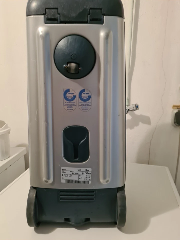 Lux Staubsauger D820 1R, Gehäuse!!!!! Gebraucht - Bild 3 von 4