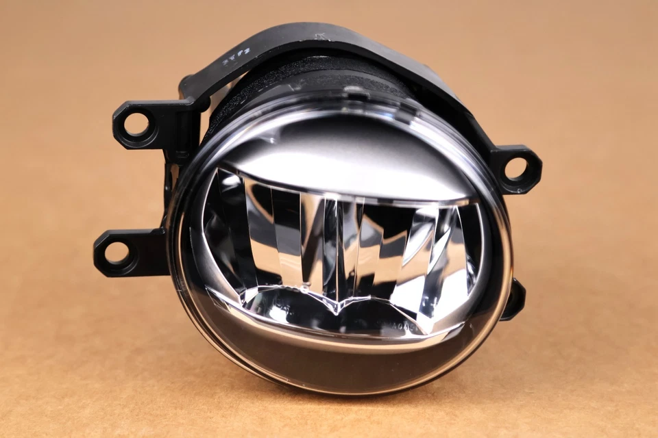 New Set! 2016-2020 Lexus GS300 GS350 GS450h Front Right Left LED Fog Light OEM - Image 2 of 4