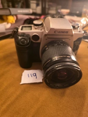 Appareil photo reflex argentique 35 mm Canon EOS 50E avec objectif 28-80 mm - Photo 1/4