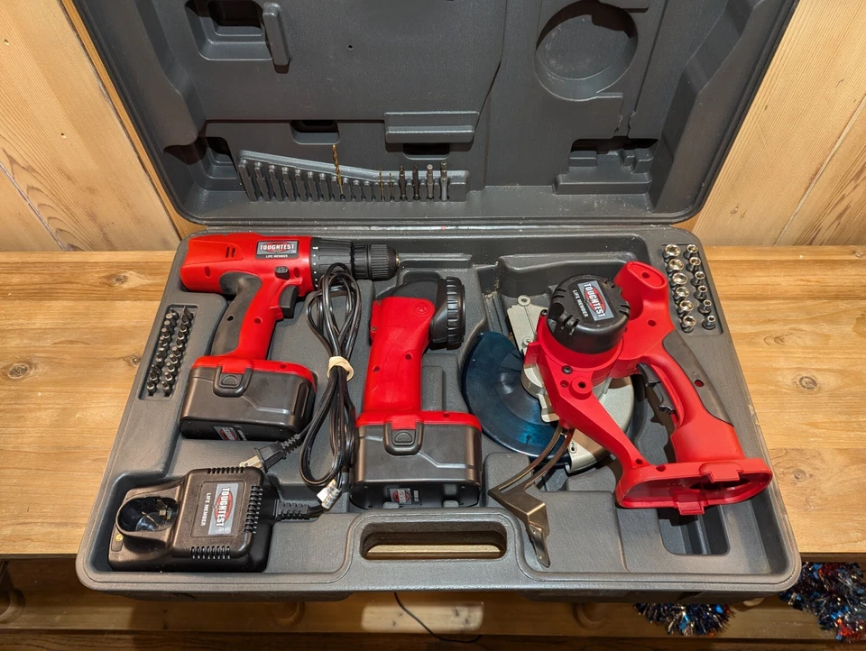 Handy Toughtest 14.4 Volt Tool Set - Drill, Flashlight, Circular Saw - Tested - Image 2 of 4