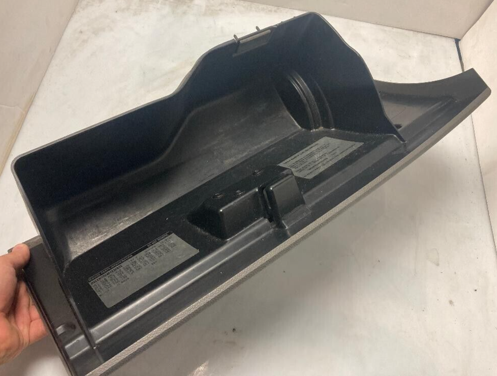 20072013 CHEVY SILVERADO GLOVE BOX P/N 25885282 GENUINE OEM SIERRA eBay