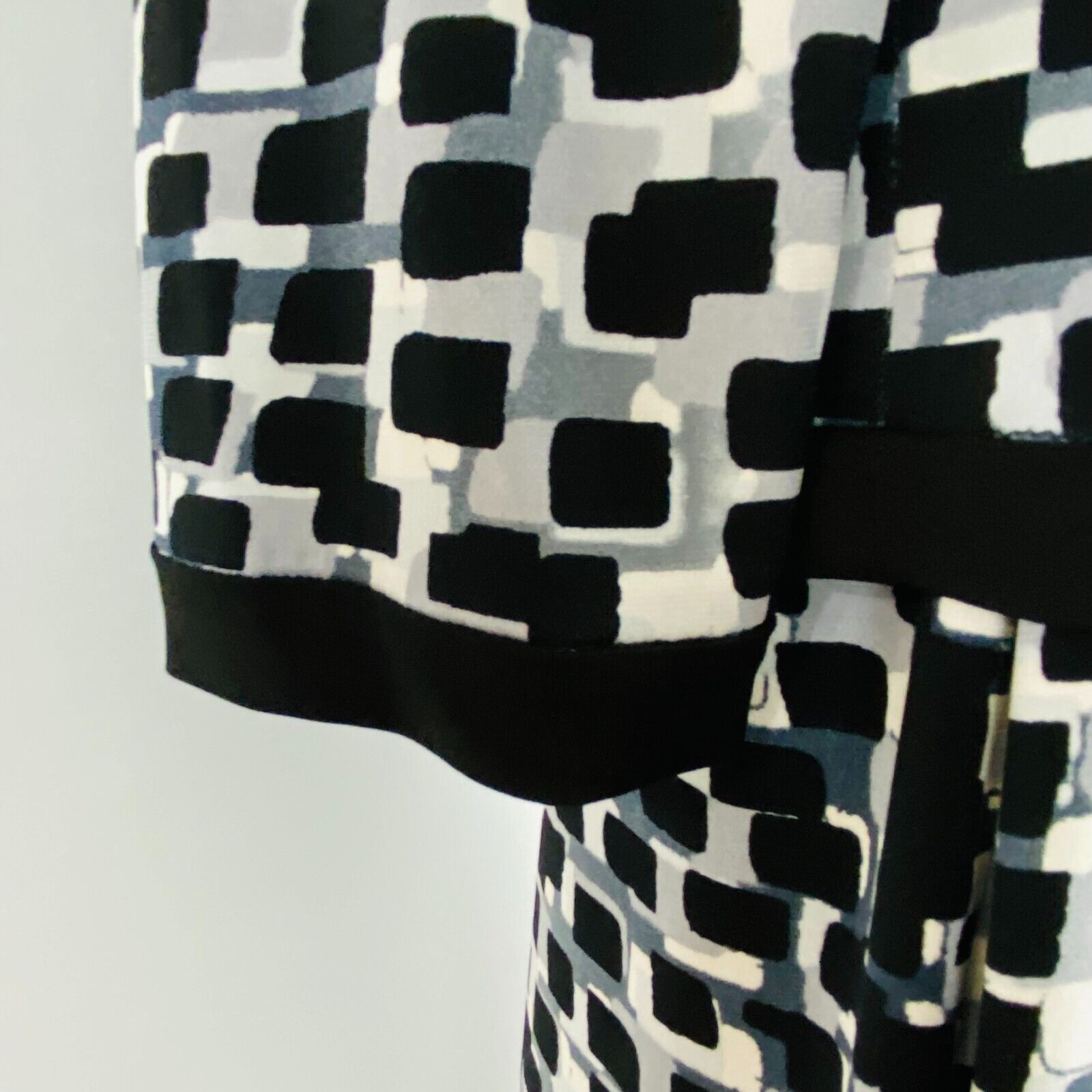Donna Morgan Abstract Geometric Print Short Sleev… - image 4