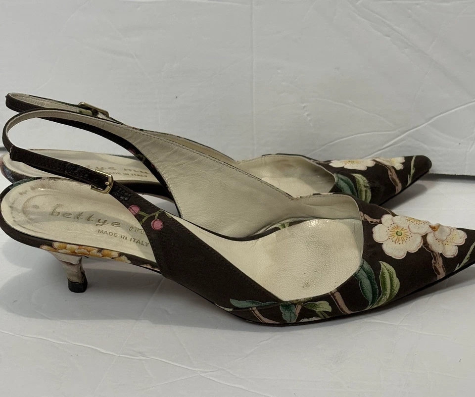Bettye Muller Slingback Gatito Tacones Punta Talla 36.5 EE. UU. 6 Floral Marrón Italia Foto 2 de 4