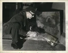 1938 Press Photo Swift striking disaster sometimes leaves persons entombed or