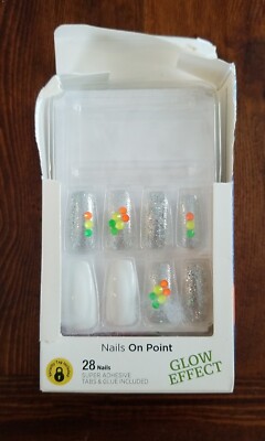 Kiss Voguish Fantasy Nails #86579 FV02 Long Glow Effect, Damaged Box